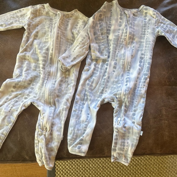 Dreamland baby pajamas 2 one grey and one light blue good condition Size 6-12 - Picture 3 of 5